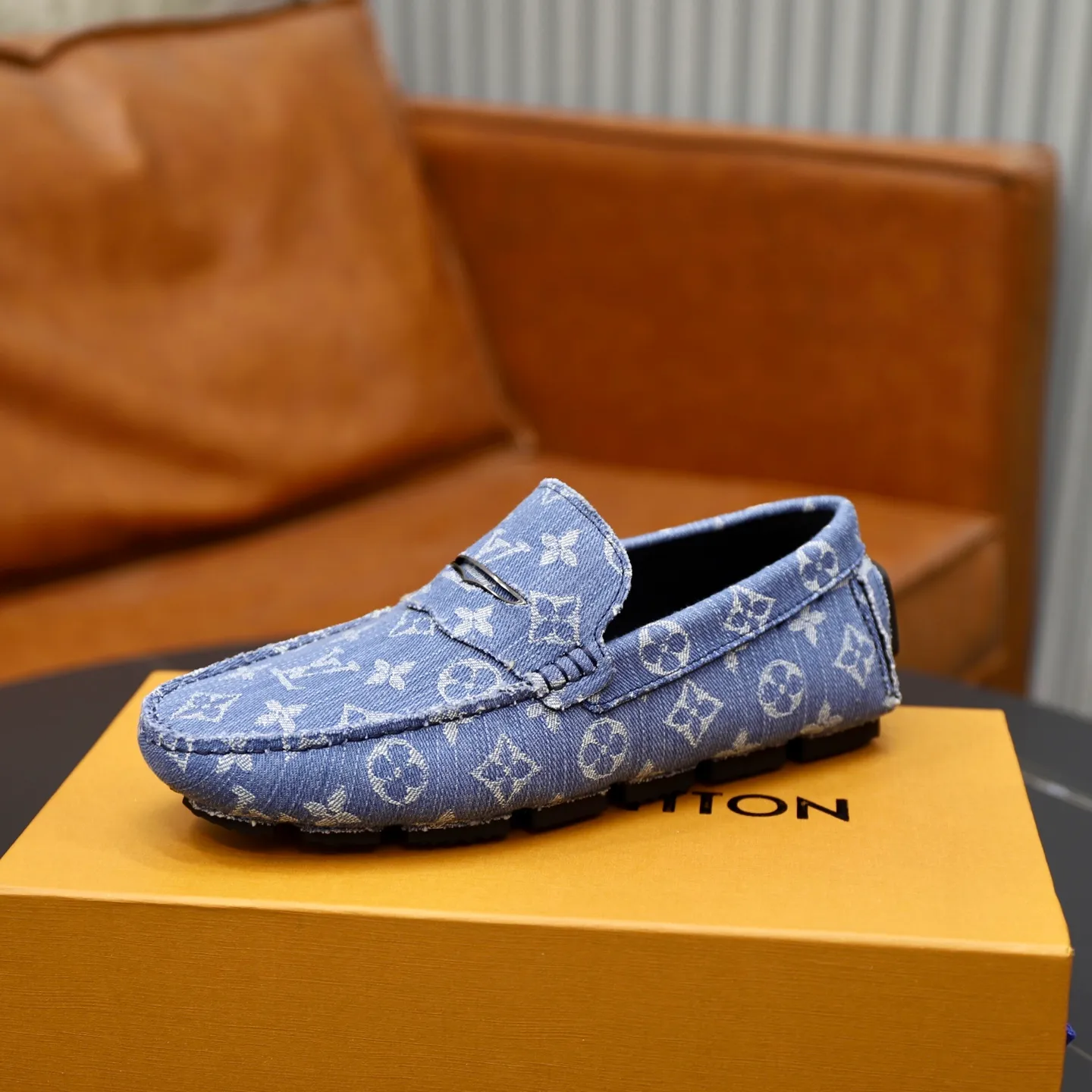Ex-factory price: 480💰【LV】Louis Vuitton ⚠️High-end men’s driving and pedal series ⚠️38-44 (customized for 45) ⚠️All original cowhide leather! Thick and soft! Made entirely of calfskin lining! Rubber sheet anti-slip beanie sole! Three-dimensional package technology! Fashionable and classic! Handicrafts! Original high quality! Feel free to compare!